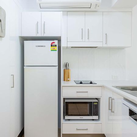 Port Douglas Apartments - Adults Only Oasis ภายนอก รูปภาพ