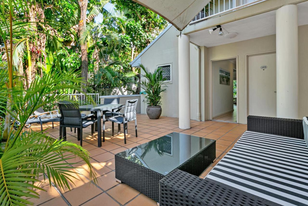 Port Douglas Apartments - Adults Only Oasis ภายนอก รูปภาพ