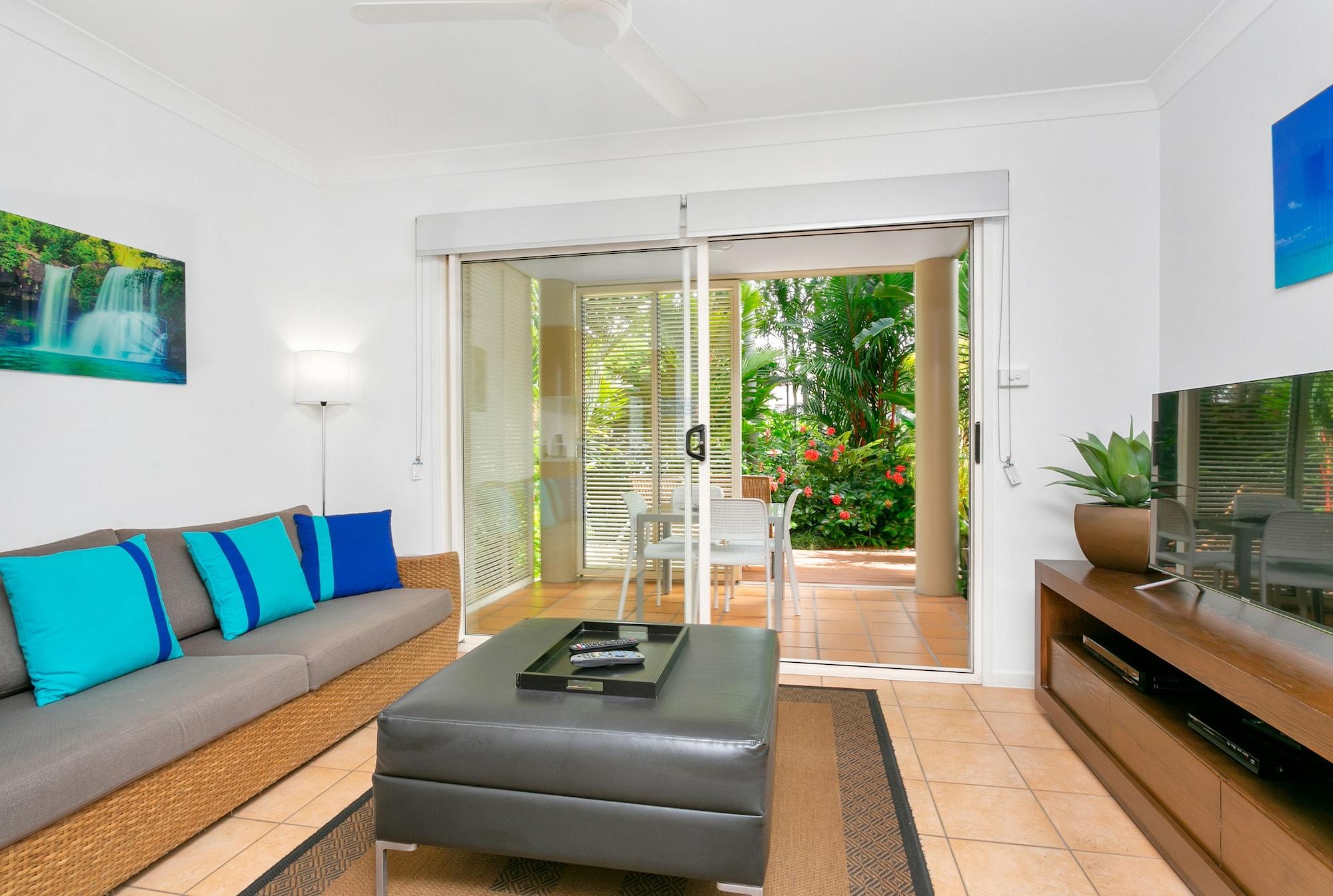 Port Douglas Apartments - Adults Only Oasis ภายนอก รูปภาพ