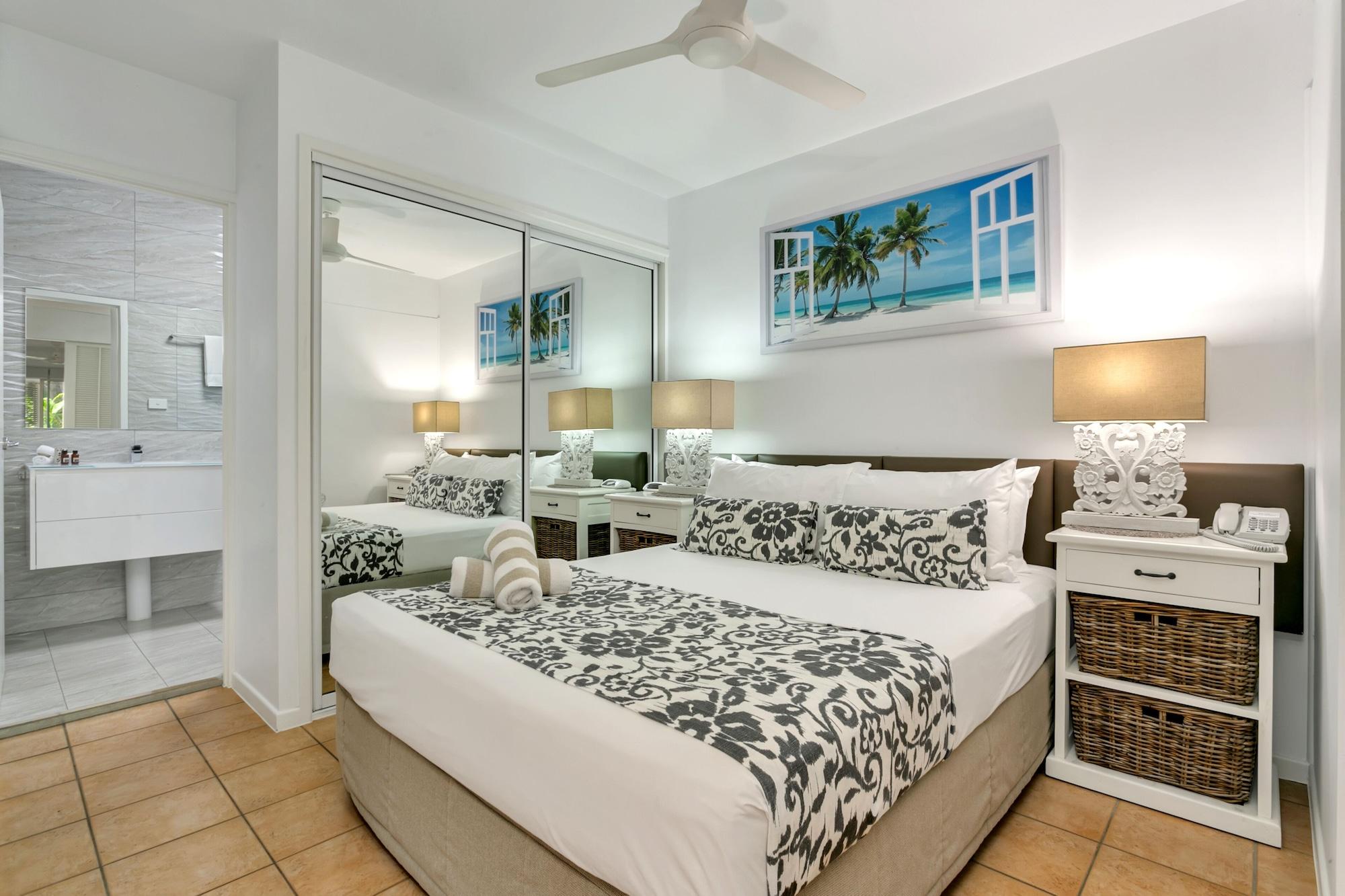 Port Douglas Apartments - Adults Only Oasis ภายนอก รูปภาพ