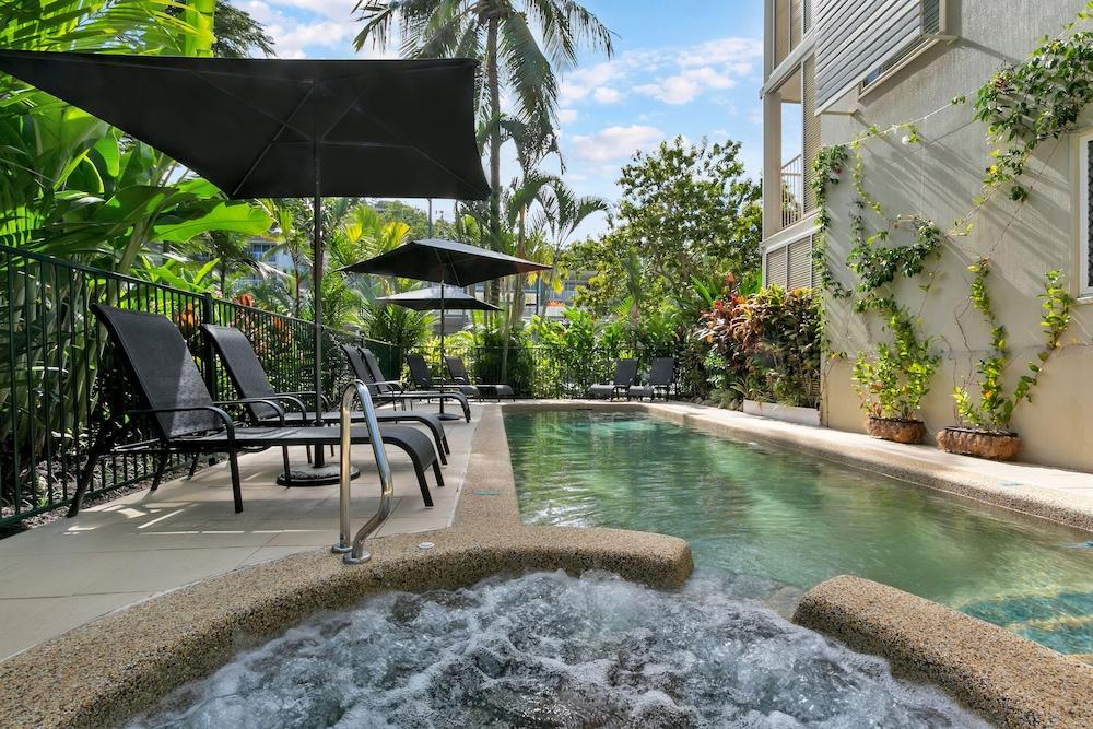 Port Douglas Apartments - Adults Only Oasis ภายนอก รูปภาพ