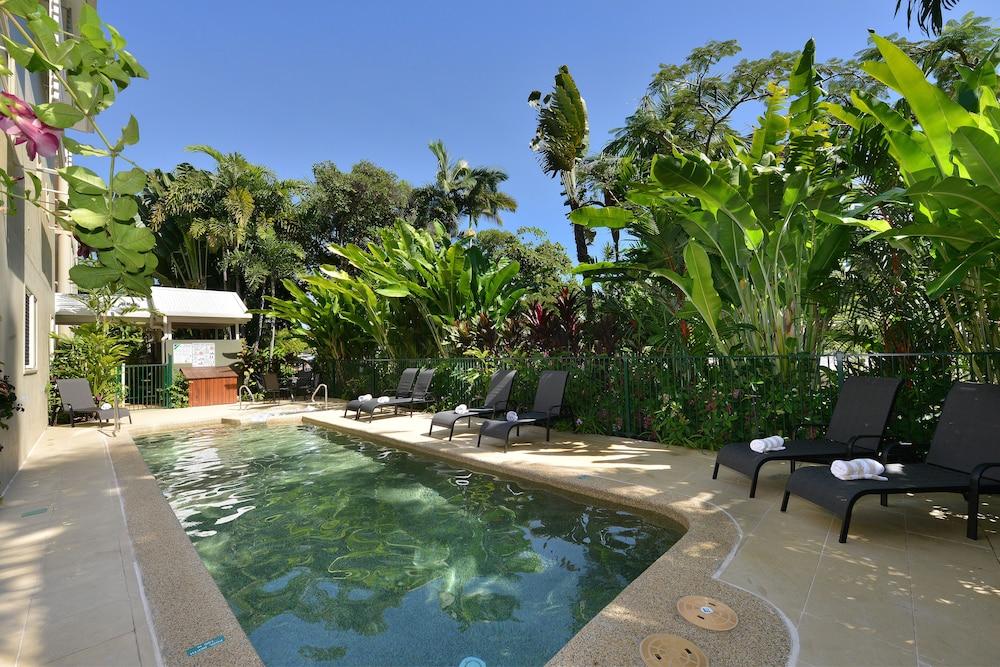 Port Douglas Apartments - Adults Only Oasis ภายนอก รูปภาพ