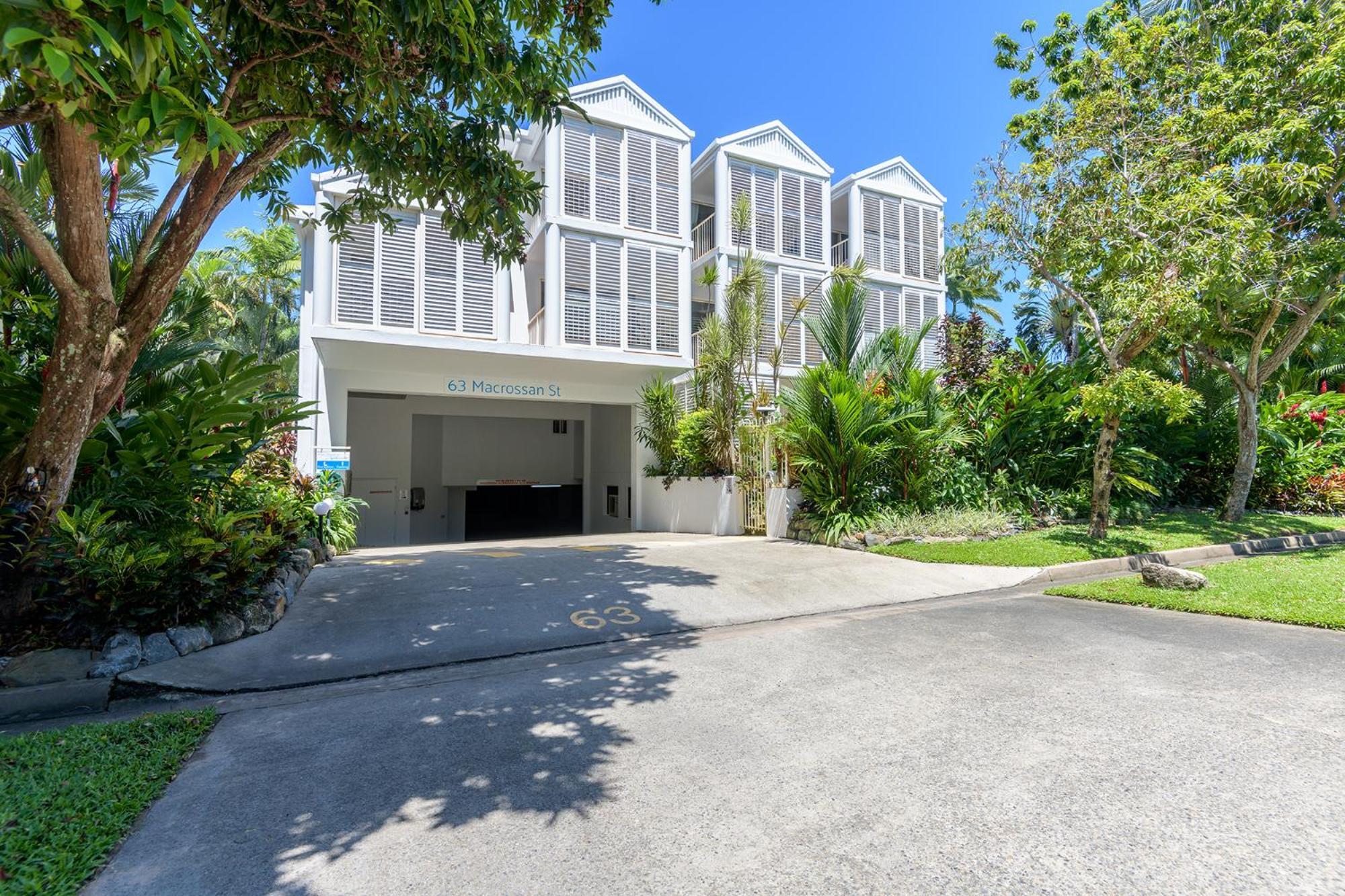 Port Douglas Apartments - Adults Only Oasis ภายนอก รูปภาพ