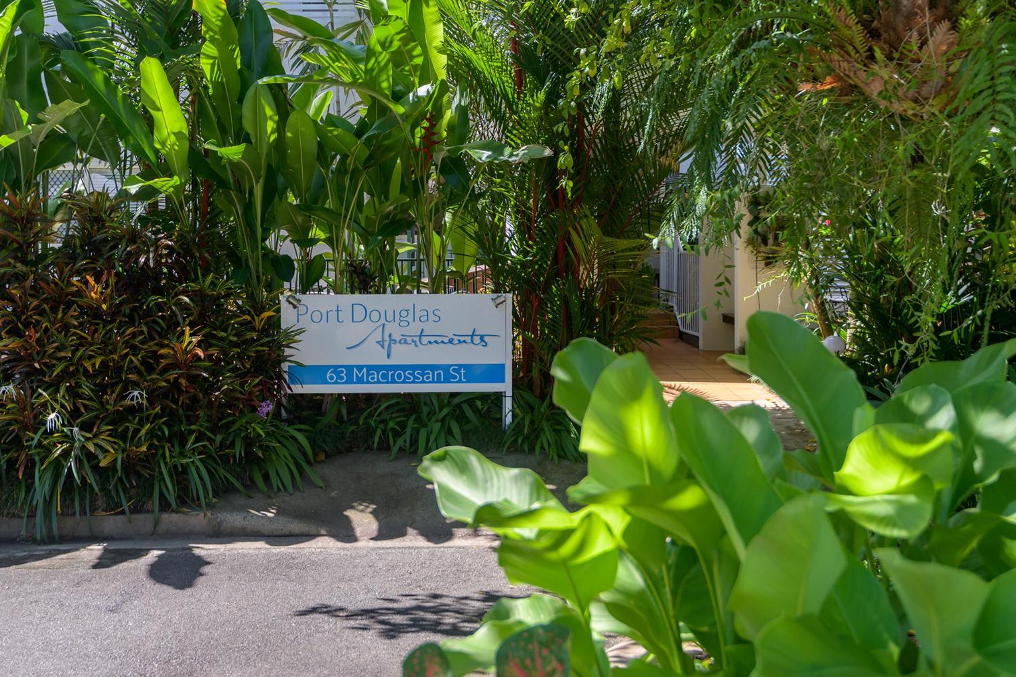 Port Douglas Apartments - Adults Only Oasis ภายนอก รูปภาพ