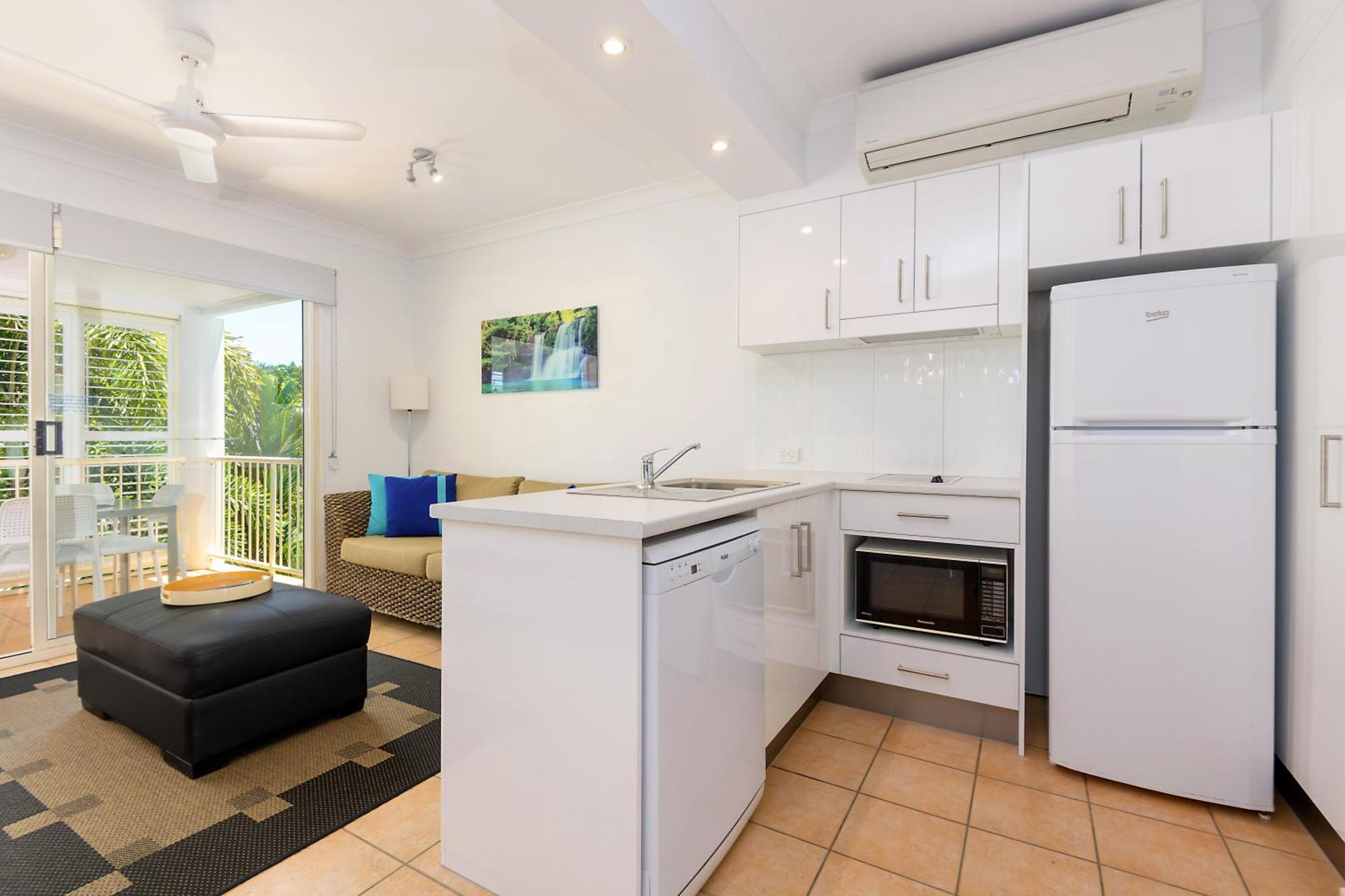 Port Douglas Apartments - Adults Only Oasis ภายนอก รูปภาพ