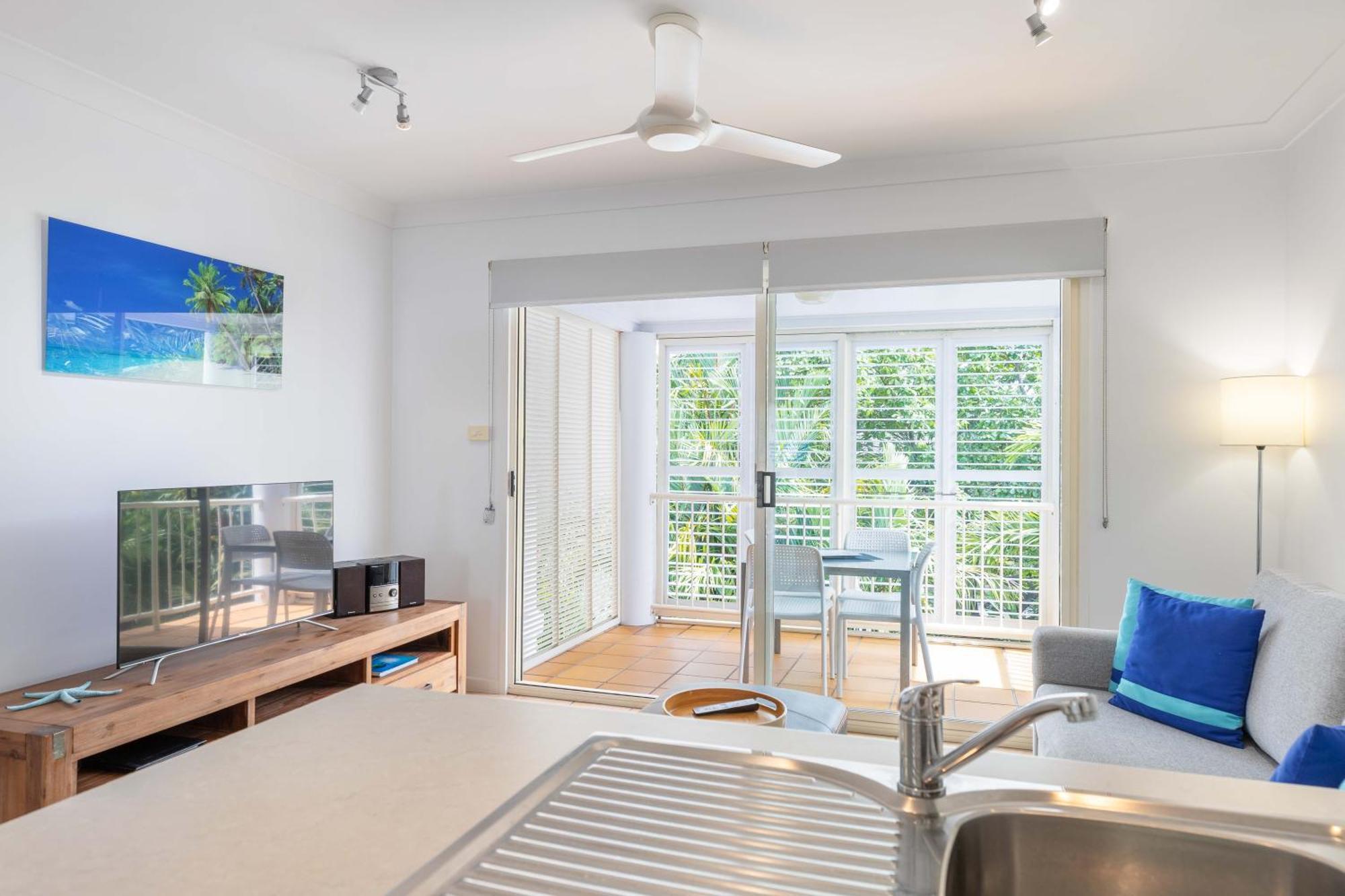Port Douglas Apartments - Adults Only Oasis ภายนอก รูปภาพ