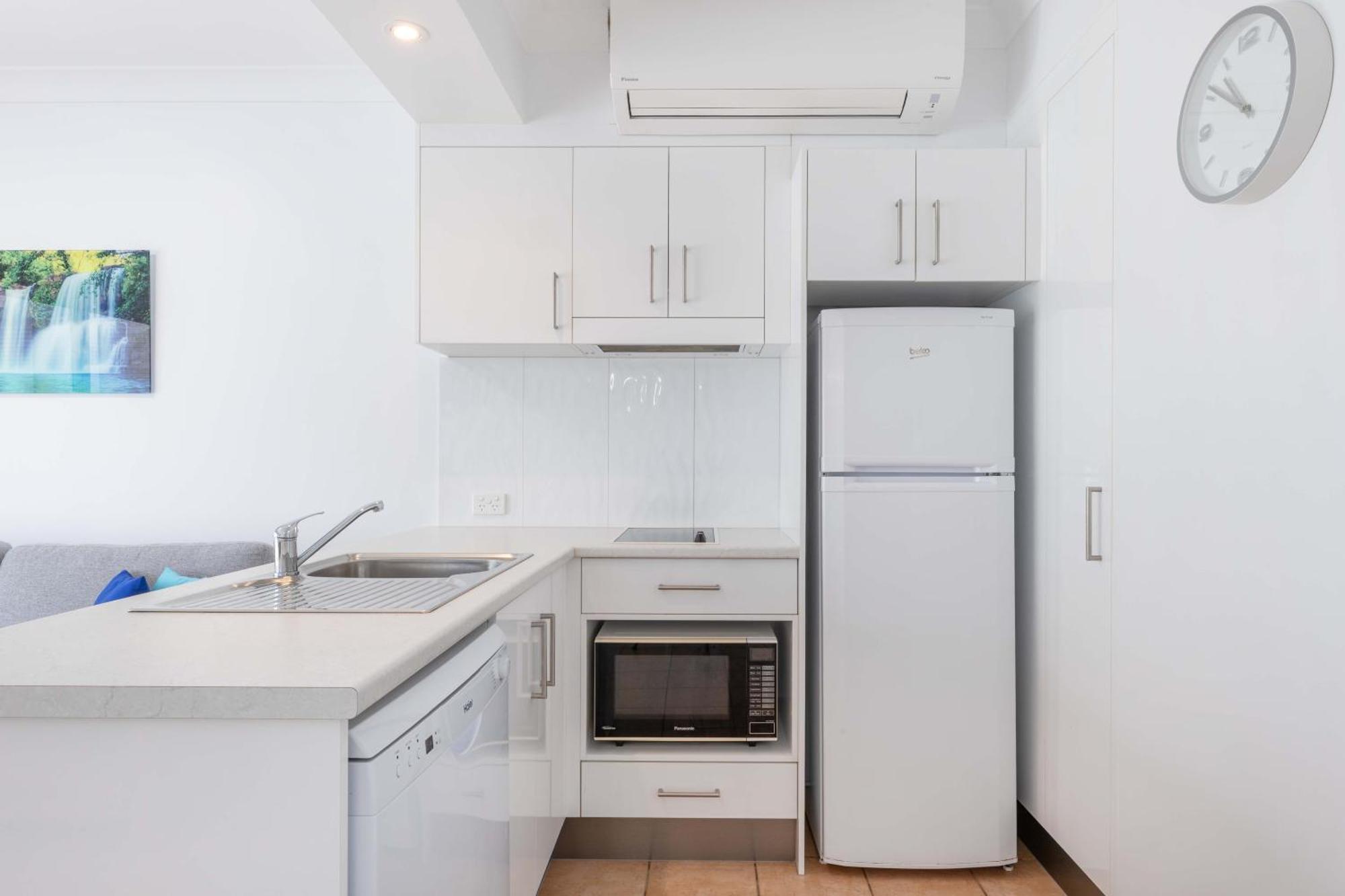 Port Douglas Apartments - Adults Only Oasis ภายนอก รูปภาพ